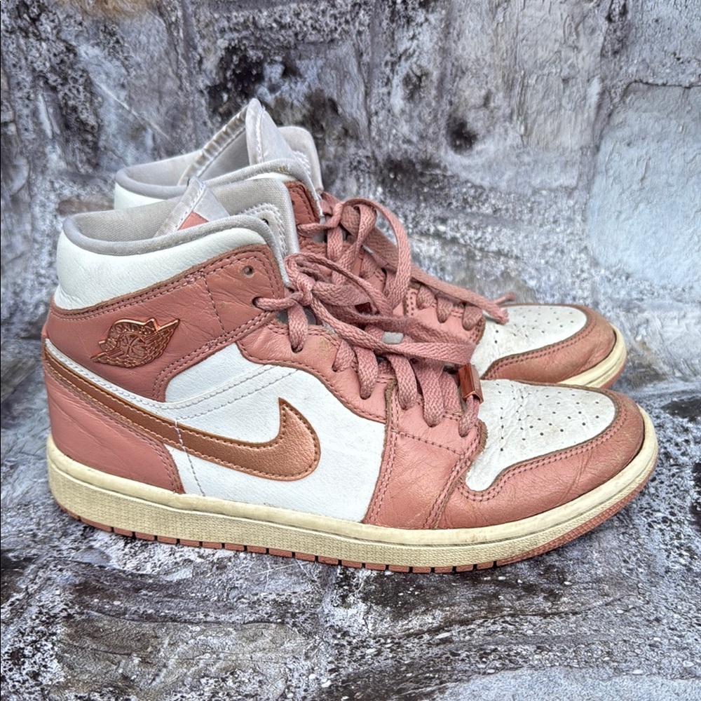 Jordan Women's Air 1 MID SE Red Stardust/Metallic Copper